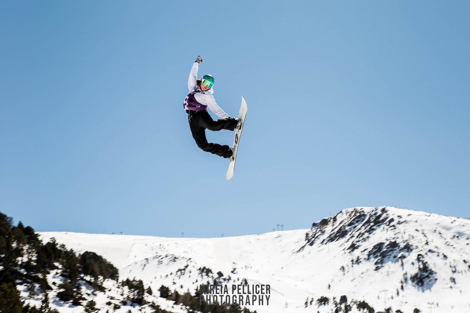 Snowboard femenino en Los Andes